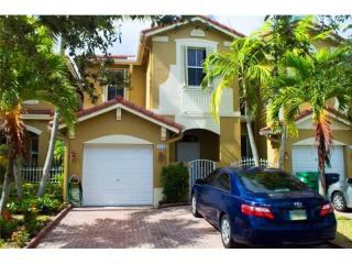 974 154th Ct, Miami, FL 33194-2735