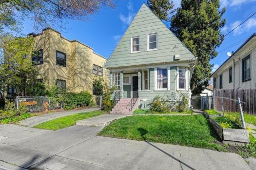 884 Aileen St, Oakland, CA 94608-2832