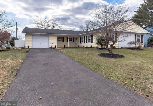 74 Triangle Ln, Willingboro, NJ 08046-3734