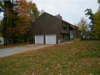 24 Wellesley Dr, Milford, NH 03055-3041