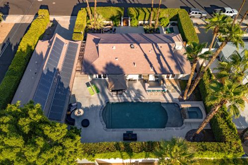 985 Biskra Rd, Palm Springs, CA 92262-5952