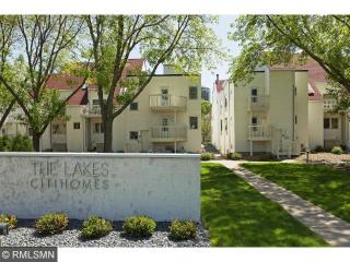 3039 Lake Shore Dr, Minneapolis, MN 55416-4283