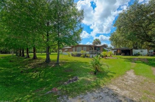 1195 Horseshoe Loop, Moore Haven, FL 33471-5735