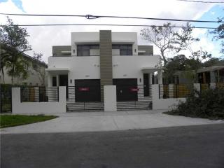 3405 Day Ave, Miami, FL 33133-5030