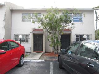 10940 7th St, Miami, FL 33172-3661