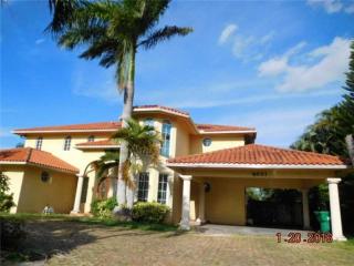 9621 Calusa Club Dr, Miami, FL 33186-2333