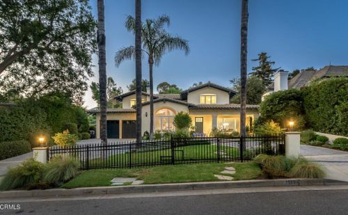 1935 Lyans Dr, La Canada, CA 91011-1536