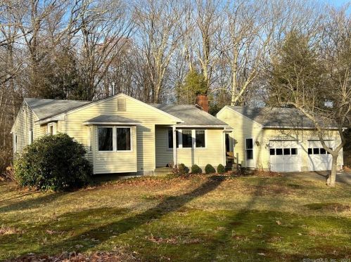 88 Dutton Rd, New Hartford, CT 06057-4114