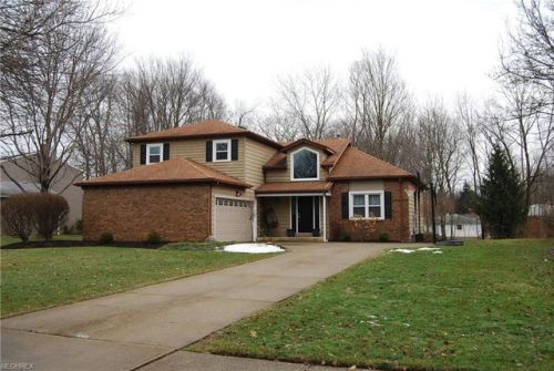 28037 Sherwood Dr, Cleveland OH  44145-4491 exterior