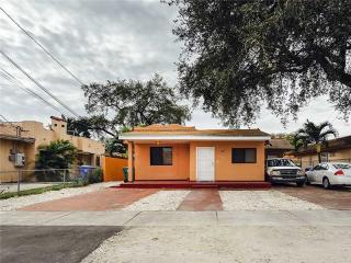 2460 15th St, Miami FL  33125-2114 exterior