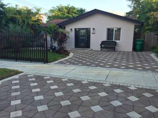 7812 Grand Canal Dr, Miami, FL 33144-2260