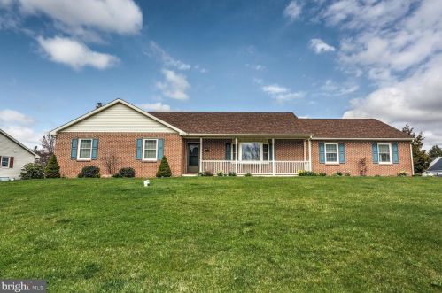 136 Cedar St, Beartown, PA 17555-9369