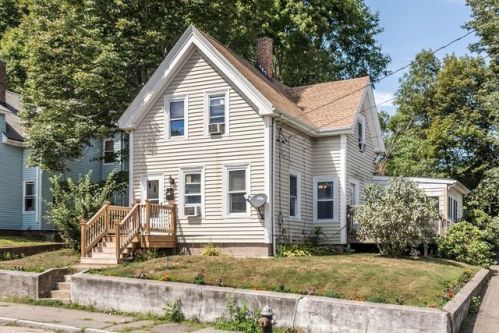 55 Myrtle St, Brockton, MA 02301-6139