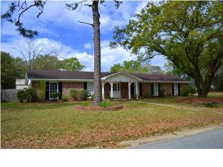 1033 Fribourg St, Mobile, AL 36608-4102