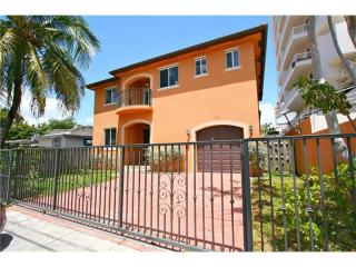 2729 24th Ter, Miami FL  33145-3331 exterior