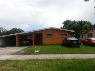 10590 7th Ter, Miami FL  33172-3135 exterior