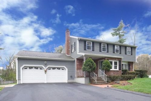 6 Forest St, Medfield, MA 02052-3321