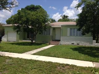 475 124th St, Miami FL  33168-3615 exterior