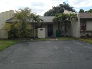 11528 124th Ct, Miami, FL 33186-4914