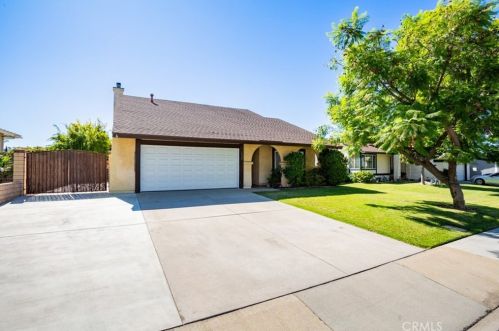 1438 Windsor Dr, San Dimas, CA 91773-3854