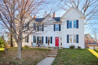 2735 Oakton Park Ct, Vienna VA  22181-6190 exterior