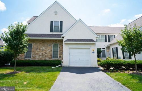 502 Whispering Brooke Dr, Newtown Square, PA 19073-2748