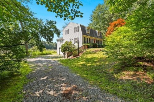 51 Haynes Rd, Townsend, MA 01469-1131