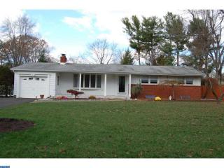 42 Bedford Pl, Yardley PA  19067-1801 exterior