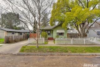 4336 52nd St, Sacramento, CA 95820-4132