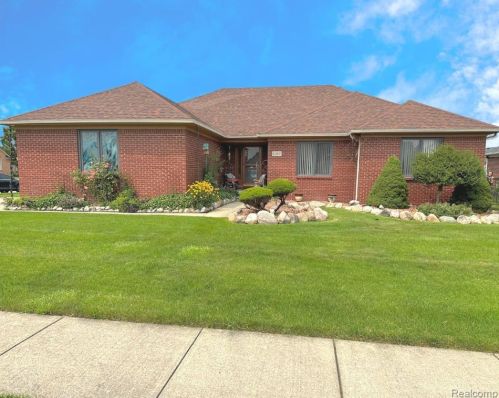 21397 Sabrina Dr, Macomb Township, MI 48044-1318