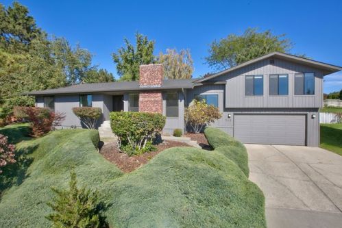 513 64th Ave, Yakima, WA 98908-1204