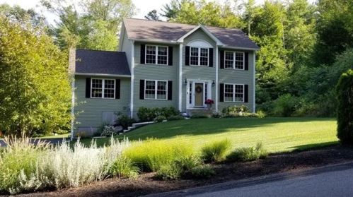 4 Bayberry Hill Rd, Townsend, MA 01469-1224