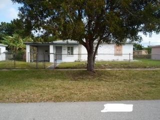 14135 Madison St, Miami, FL 33176-6325