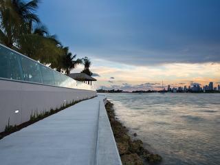 1504 Bay Rd, Miami FL  33139-3399 exterior