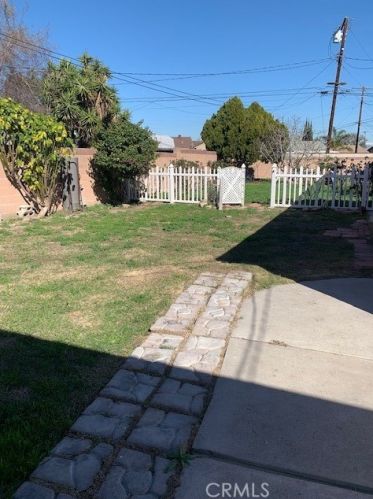 9879 Potter St, Bellflower, CA 90706-3104