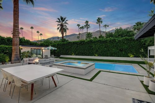 1555 Indian Trl, Palm Springs CA  92264-8817 exterior