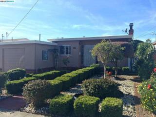 885 Mclaughlin St, Richmond, CA 94805-1403