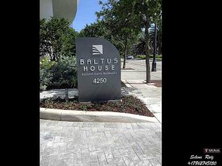 4250 Biscayne Blvd, Miami FL  33137-3210 exterior