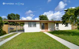 11475 43rd Ln, Miami FL  33165-4676 exterior