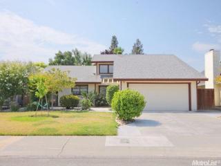 30 Zephyr Cove Cir, Sacramento CA  95831-3225 exterior