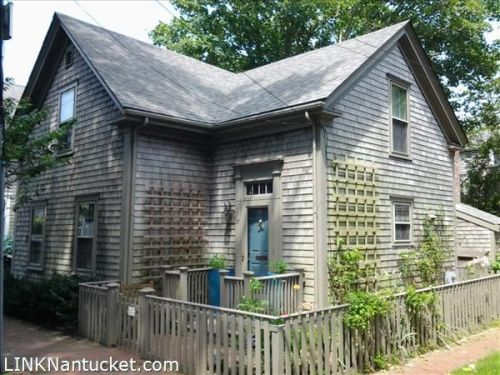 27 Milk St, Nantucket, MA 02554-2639