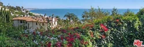 16924 Sunset Blvd, Pacific Palisades CA  90272-3207 exterior