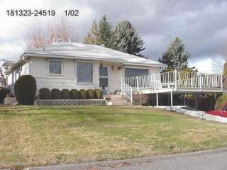 214 26 Ave, Yakima WA  98902-4120 exterior