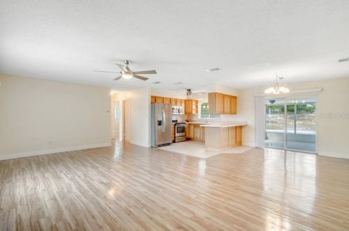 1910 Del Rio Ct, Deltona, FL 32725-3918