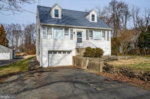 126 Flock Rd, Trenton, NJ 08619-1404