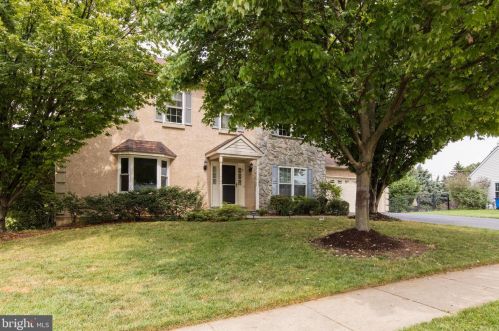 103 Archbishop Dr, Conshohocken, PA 19428-1325