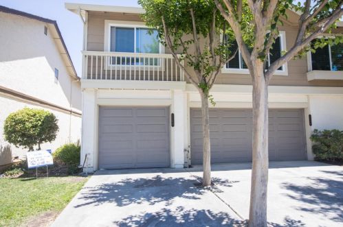 3248 Rocky Water Ln, San Jose, CA 95148-4226