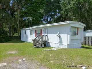 28827 Hubbard St, Leesburg FL  34748-8516 exterior