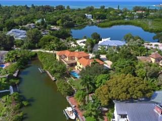 4415 Mangrove Pl, Sarasota FL  34242-1227 exterior