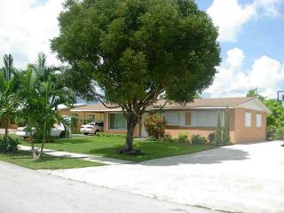 10461 47th St, Miami, FL 33165-5643